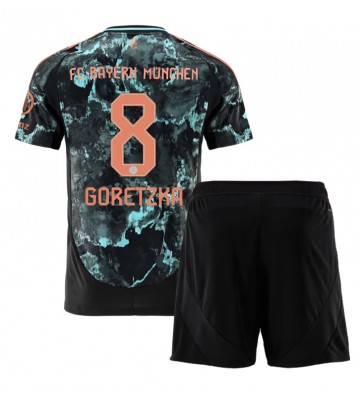 Bayern Munich Leon Goretzka #8 Segunda Equipación Niños 2024-25 Manga Corta (+ Pantalones cortos)